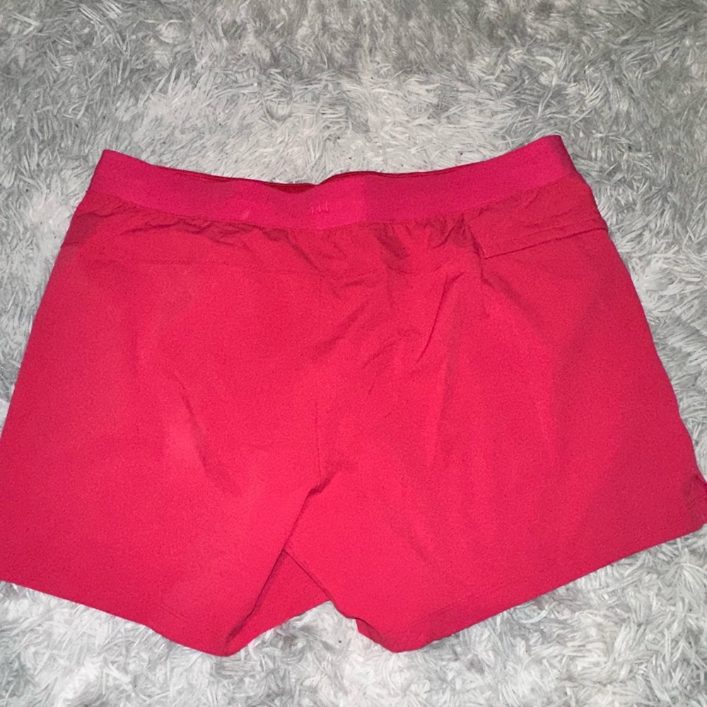 lululemon cherry mist zeroed in shorts